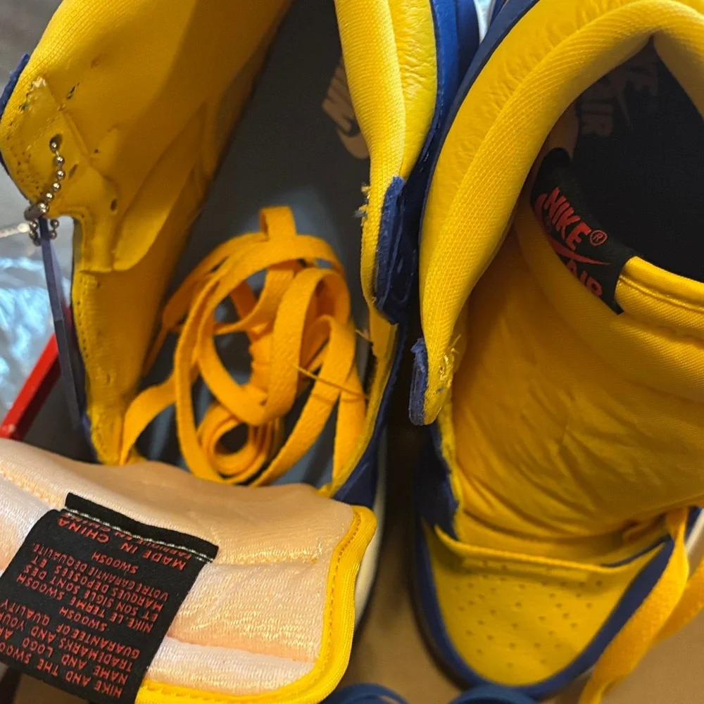 Jordan Athletic Shoes in Blue and Yellow - Picture 4 of 9